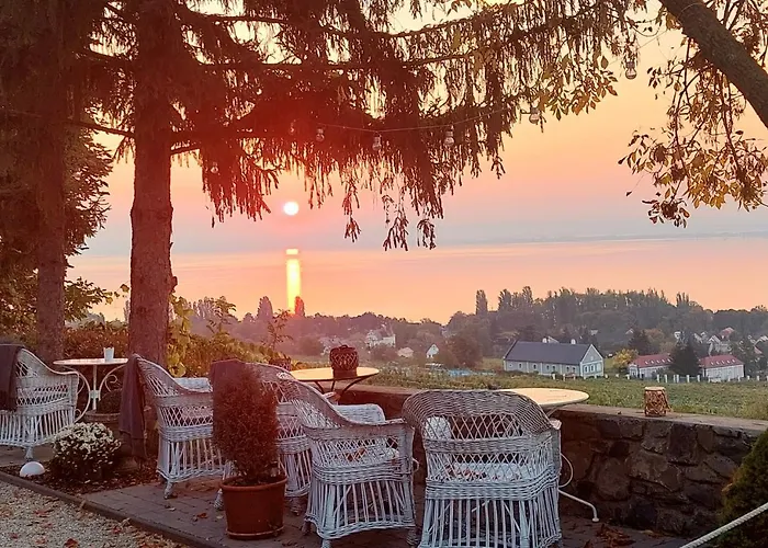 Maison Bagatell Badacsony 4* בדקסוניטומאי